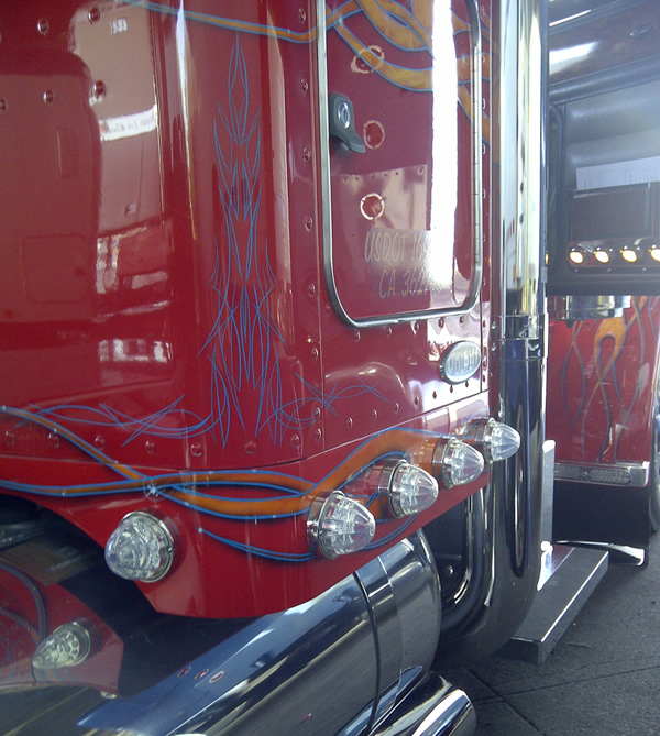 05 Peterbilt 379 EXHD | Danny's Truck Wash