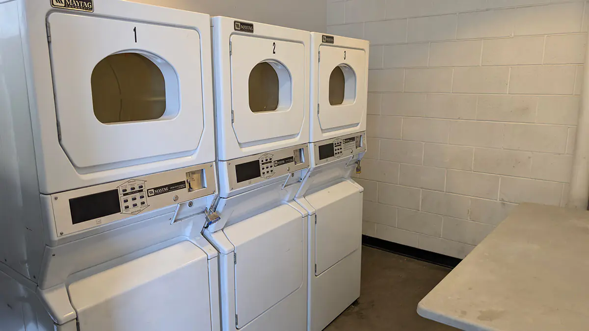 Dannys Avondale Truck Wash and Service Center Laundry 1