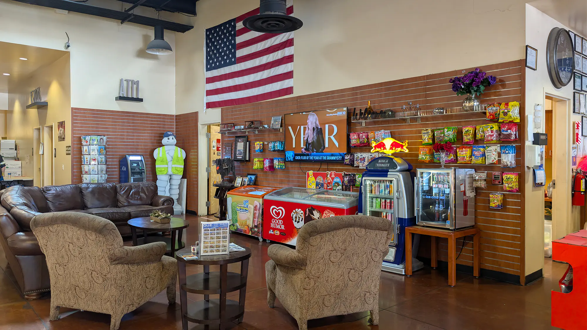 Dannys Avondale Truck Wash and Service Center Store Interior Lounging Area